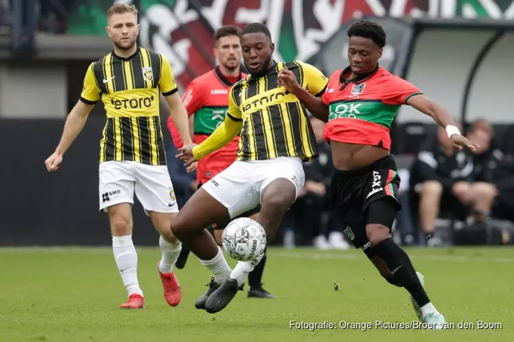 Vitesse wint nipt in burentwist