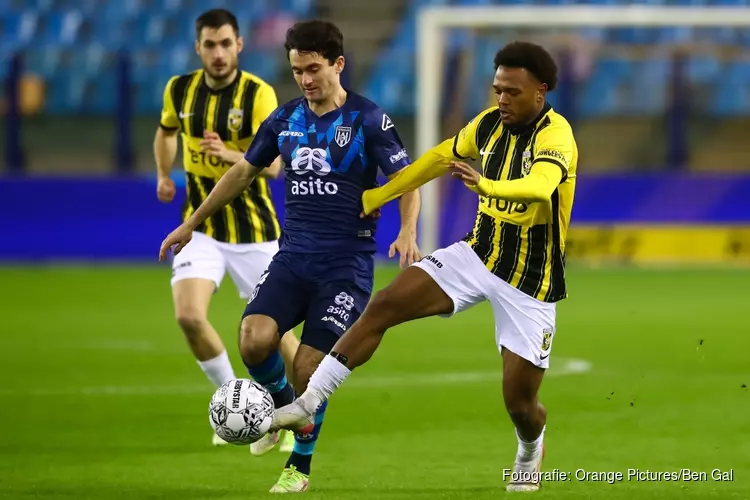 Vitesse nipt langs Heracles Almelo