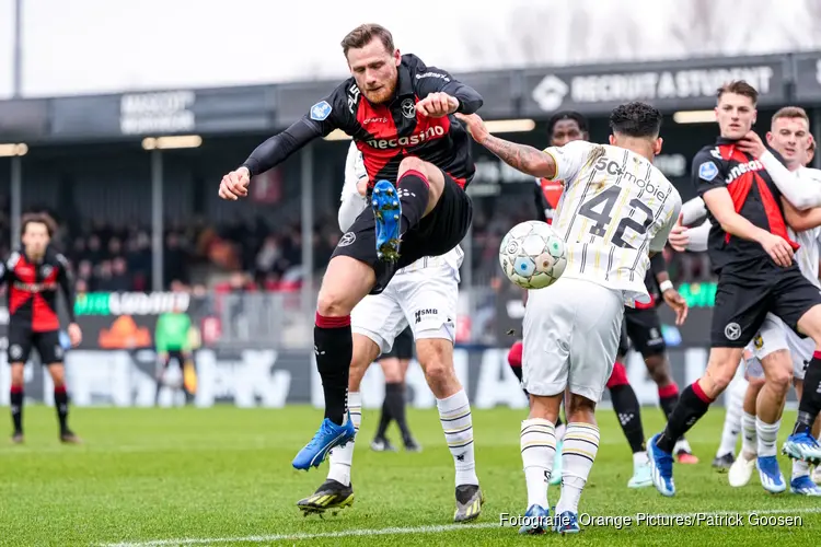 Almere City FC troeft Vitesse volledig af