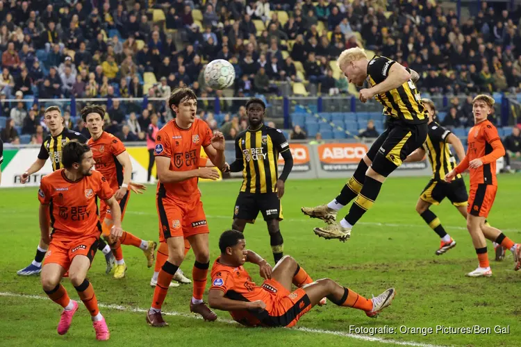 Vitesse en FC Volendam schieten weinig op met remise in kelderkraker