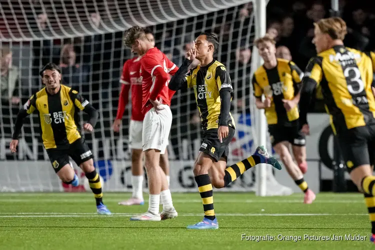 Jong AZ thuis onderuit tegen Vitesse