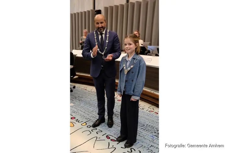 Annelien van Luijt geïnstalleerd als nieuwe kinderburgemeester van Arnhem